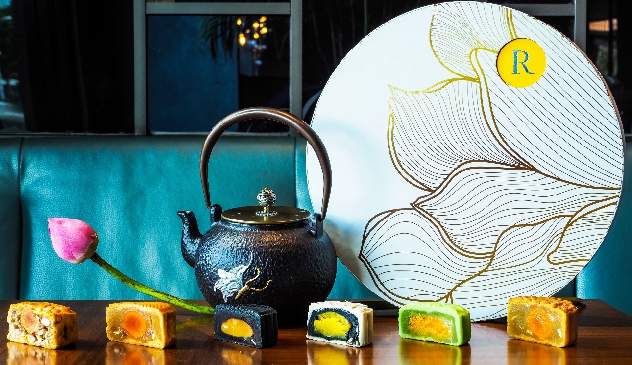 Yến nguyệt trăng rằm 2020 cùng bộ sưu tập bánh trung thu Renaissance River Hotel Saigon