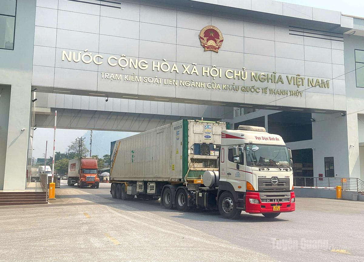 Xuất, nhập khẩu về đích