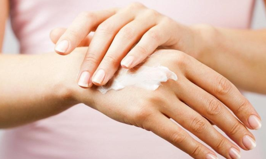 Kem dưỡng da tay - Bí quyết chăm sóc đôi tay mềm mại