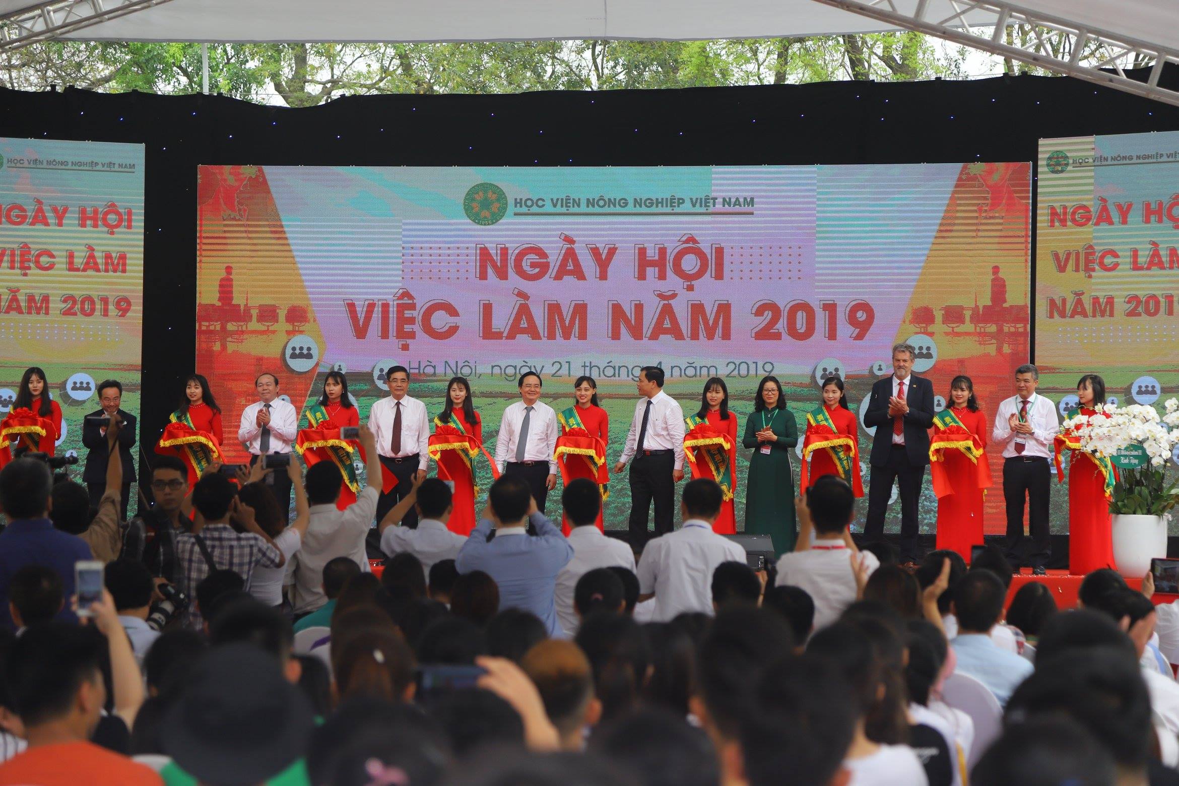 Cần 4.000 chỉ tiêu tại ngày hội việc làm, doanh nghiệp khát nhân lực