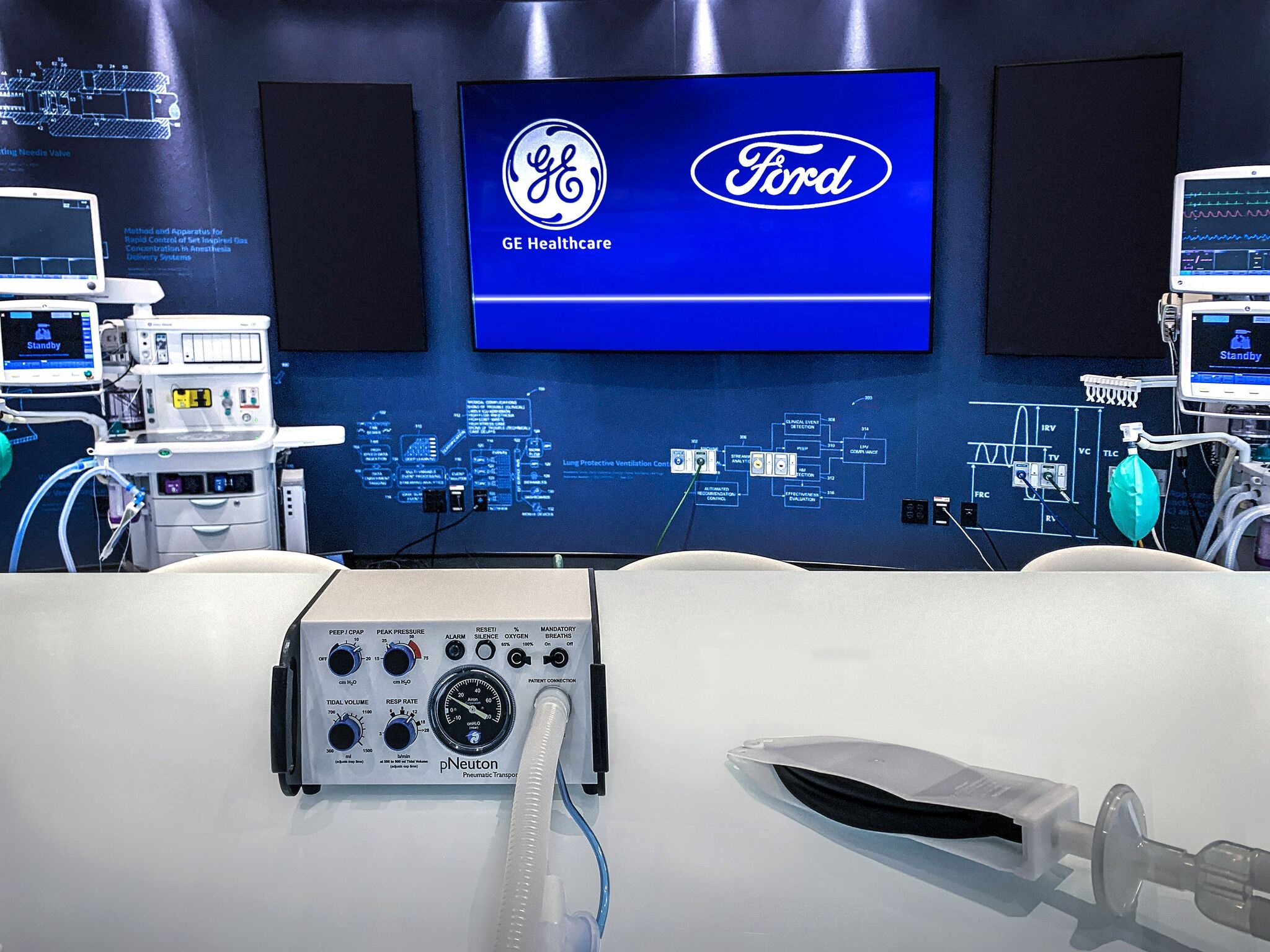 Ford Hợp Tác Với GE Healthcare Sản Xuất 50.000 Máy Thở 
