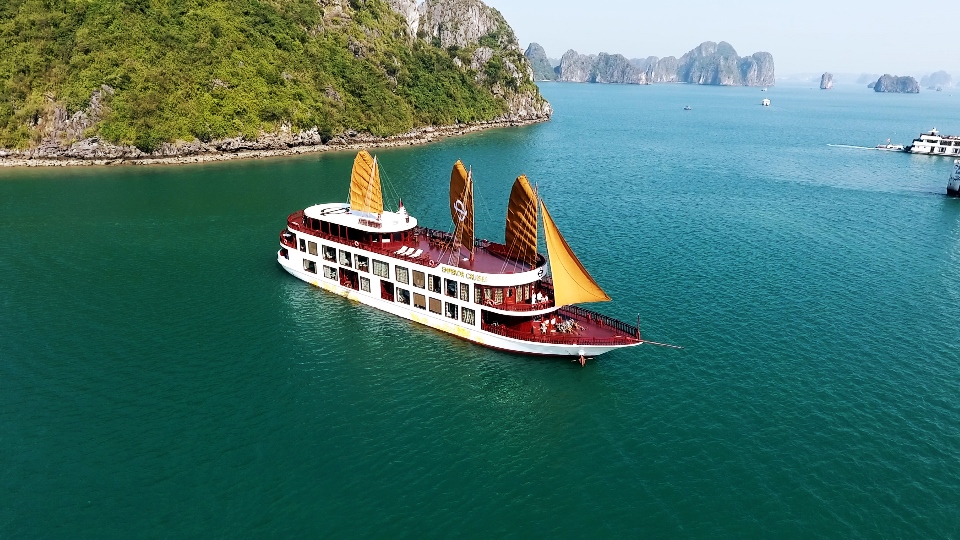 Du thuyền Mỹ Thuật, Sang trọng và Cổ Điển