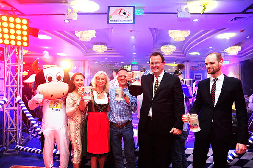Oktoberfest Việt Nam 2017 Lễ hội bia Đức danh tiếng thế giới 