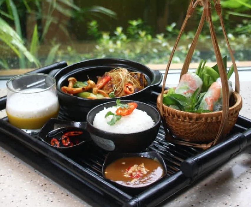  Thưởng thức món ngon tại  INTERCONTINENTAL SAIGON