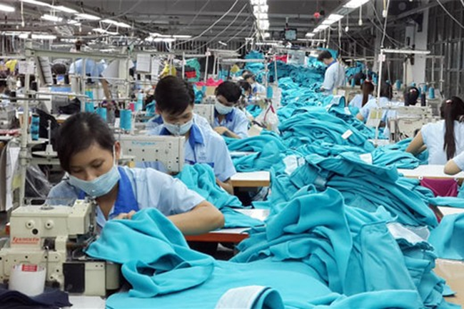 Nhờ CPTPP, cổ phiếu thủy sản và dệt may tiếp tục ngược dòng