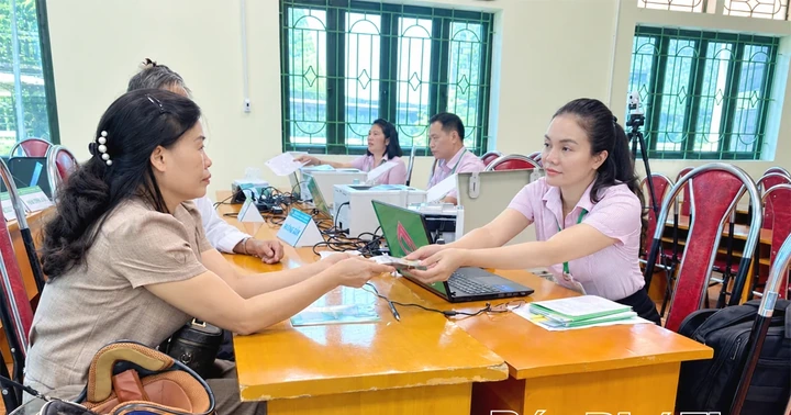 Đồng hành cùng người nghèo