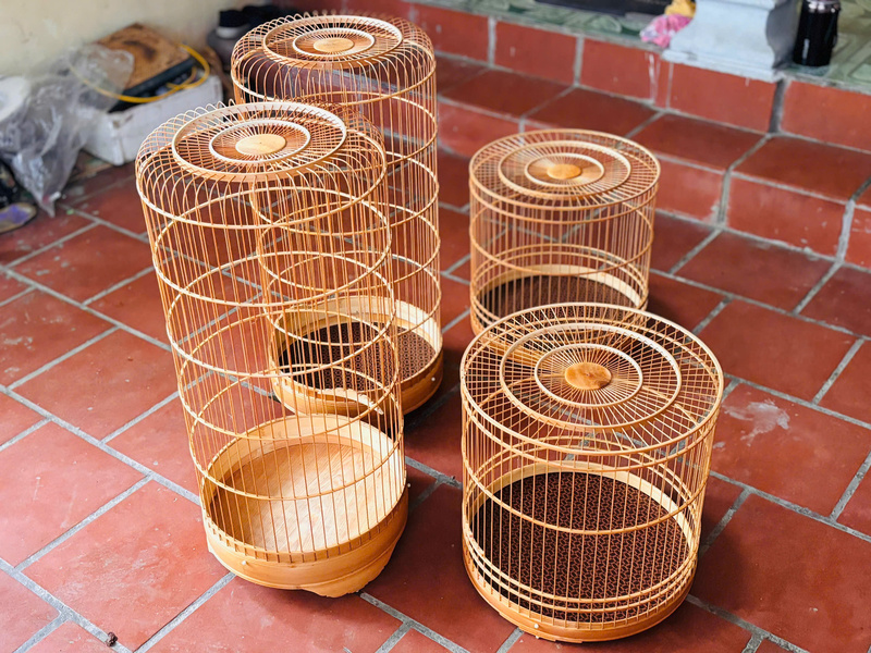 'Thủ phủ' lồng chim Canh Hoạch bền bỉ giữ gìn nghề truyền thống