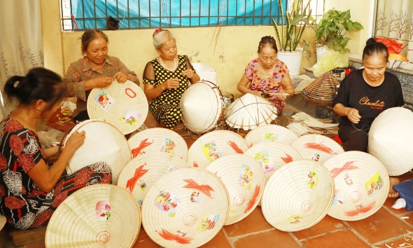 Nét duyên làng nón
