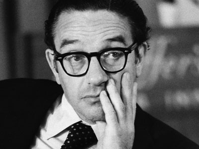 Chân dung cựu chủ tịch FED Alan Greenspan: Từ cậu bé Do Thái chơi nhạc rong đến người nắm giữ huyết mạch kinh tế Mỹ suốt 20 năm