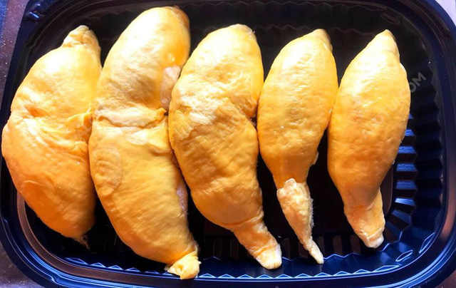 Đặt giá tới 200.000 đồng/kg sầu riêng, cao gấp 2-3 giá thị trường, chuỗi cửa hàng này vẫn đắt hàng nhờ bán sầu chín tự nhiên, không dấm thuốc
