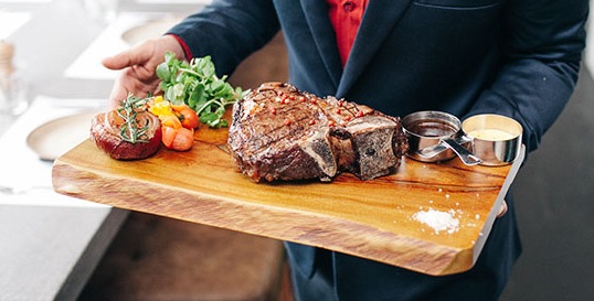 Thứ Tư với bò bít tết Bistecca Fiorentina