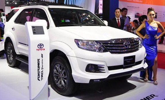 Doanh số ô tô giảm, bắt đầu thời kỳ chờ đợi ô tô giá rẻ thuế 0%