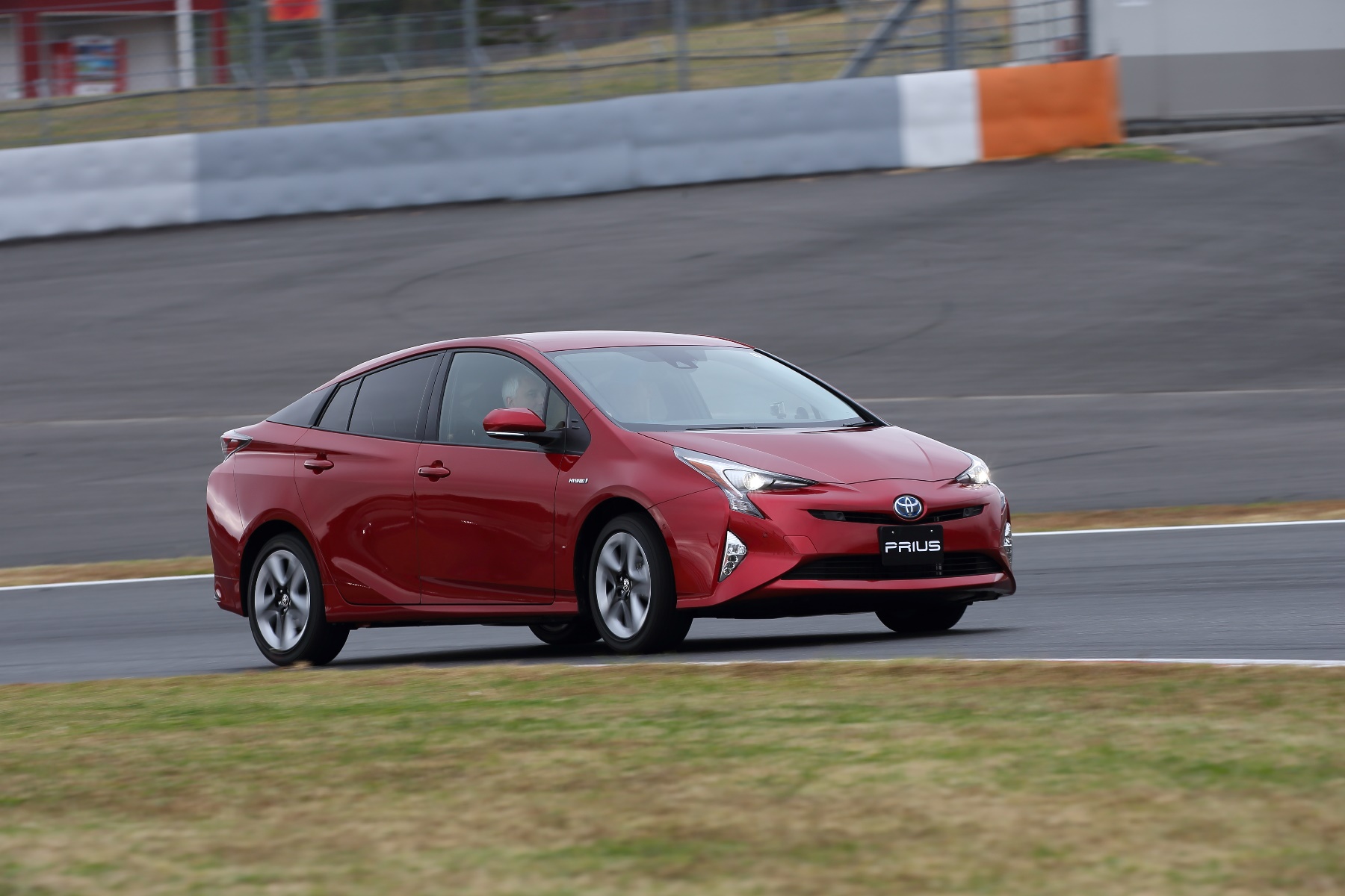 Các mẫu xe Toyota Hybrid vượt mốc 9 triệu chiếc