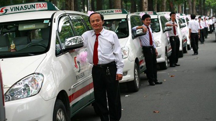 Lao dốc không phanh: Vinasun “quên” lãnh đạo, mải đổ lỗi cho Grab và nhân viên