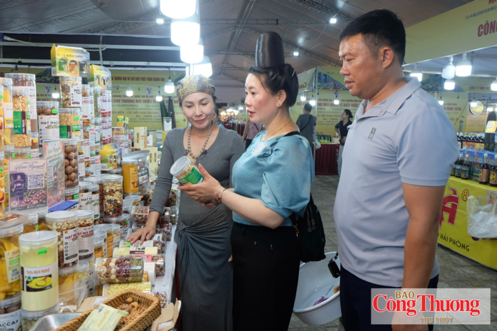 Nông sản Hiền Nguyễn, tỉnh Đắk Lắk hấp dẫn du khách với nhiều sản phẩm phong phú.