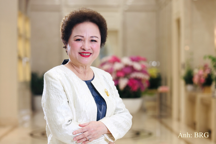 Anh hùng Lao động Nguyễn Thị Nga: “Câu hỏi từ những năm tháng đầu tiên vẫn còn nguyên ý nghĩa đối với tôi: Mình có thể làm gì để cuộc sống tốt đẹp hơn?”