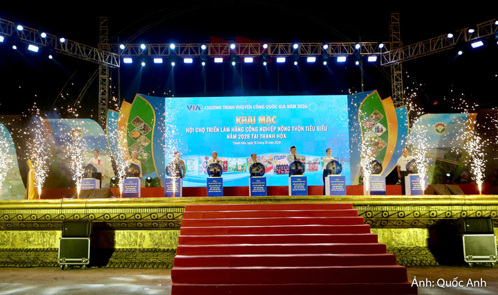 Khai mạc Hội chợ triển lãm hàng công nghiệp nông thôn tiêu biểu năm 2026.
