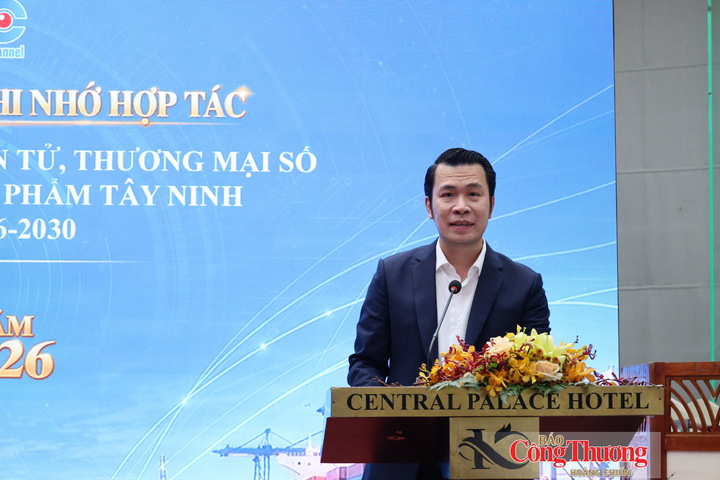 Ông Trương Tấn Sơn, Giám đốc Sở Công Thương Tây Ninh phát biểu tại buổi lễ.