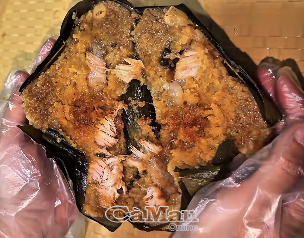 Chiếc bánh ú bá trạng sau khi ra lò.