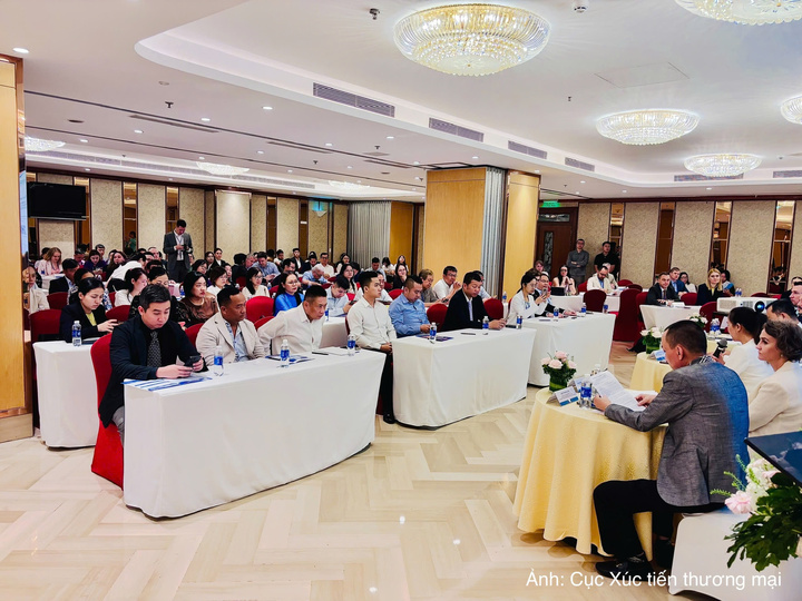 Hơn 100 doanh nghiệp Việt Nam và 29 doanh nghiệp đến từ Liên bang Nga đã tham gia Chương trình Kết nối Giao thương Doanh nghiệp (B2B) Việt Nam - Liên bang Nga.